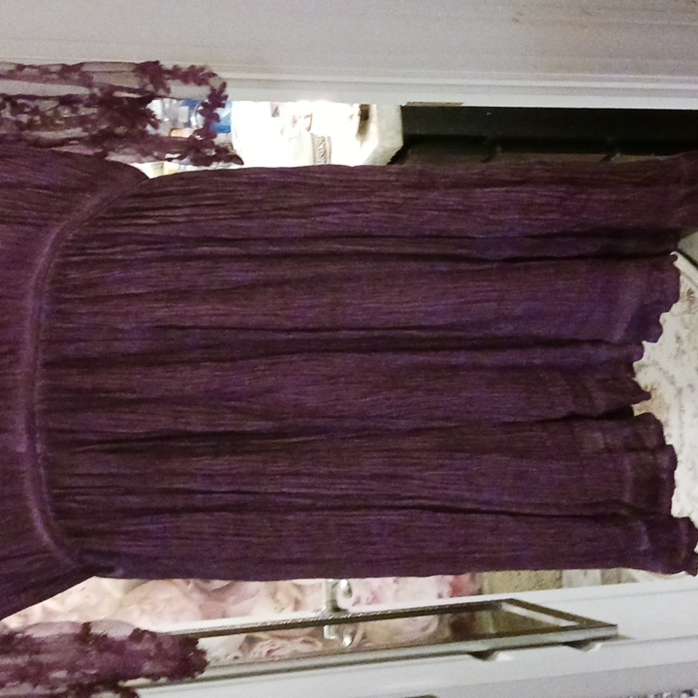 Dress - Picture 3 of 3